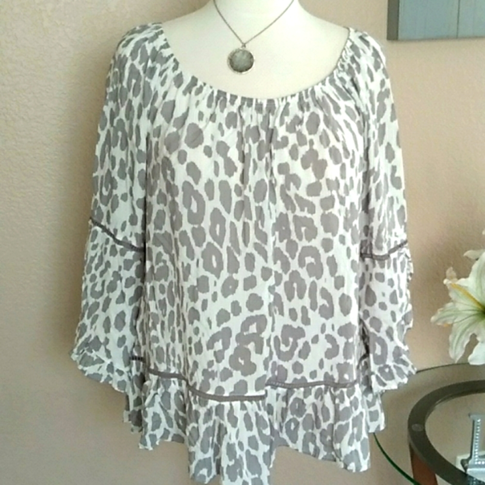 Fever~ Womans 3/4 Sleeve Flowy Blouse